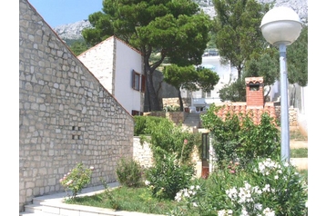 Chorwacja Privát Brela, Zewnątrz